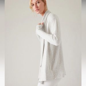 NWT Athleta Pranayama Wrap Size L